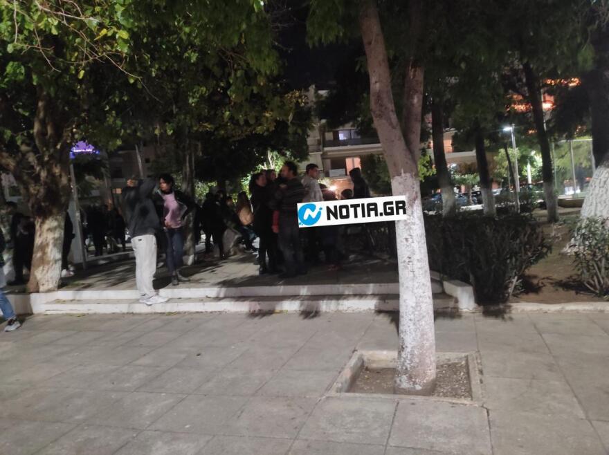 Άγρια επίθεση 30 ανηλίκων σε μαθητές στο Καλαμάκι – Δύο τραυματίες και τέσσερις συλλήψεις, κουκουλοφόροι οι δράστες