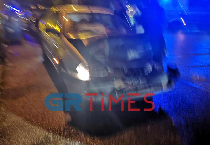 Θεσσαλονίκη: Καραμπόλα τουλάχιστον 6 ΙΧ με 4 τραυματίες - Δείτε βίντεο και φωτογραφίες