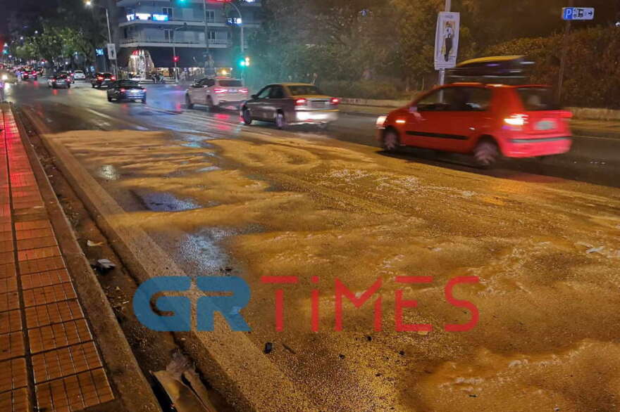 Θεσσαλονίκη: Καραμπόλα τουλάχιστον 6 ΙΧ με 4 τραυματίες - Δείτε βίντεο και φωτογραφίες