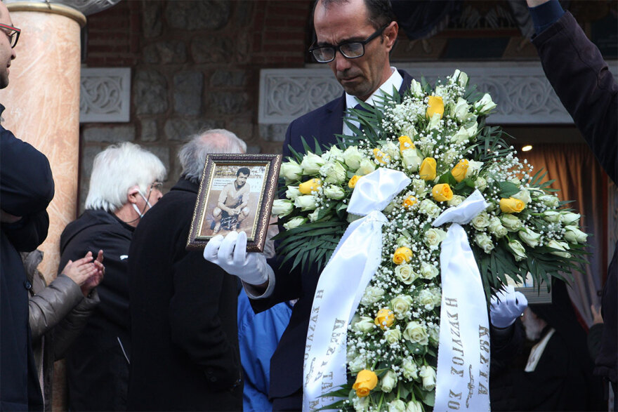 Η ΑΕΚ αποχαιρέτησε τον Κώστα Νεστορίδη -  Συγκίνηση στο τελευταίο αντίο στον θρυλικό ποδοσφαιριστή