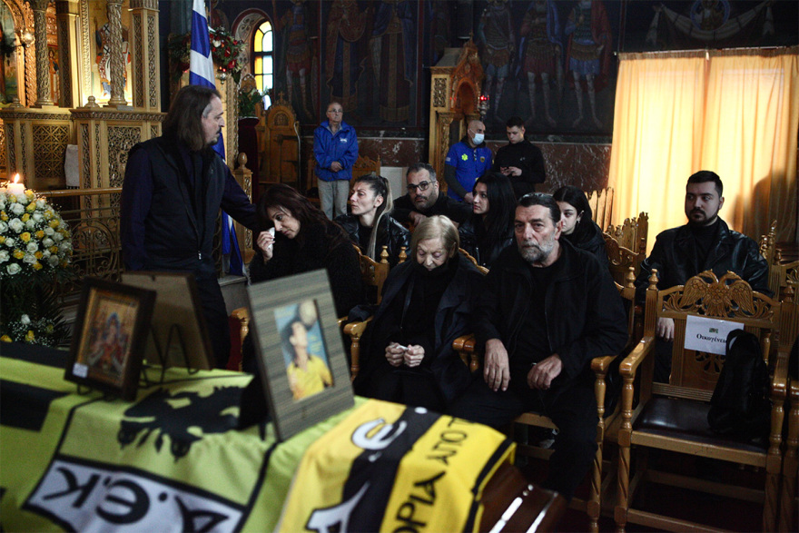 Η ΑΕΚ αποχαιρέτησε τον Κώστα Νεστορίδη -  Συγκίνηση στο τελευταίο αντίο στον θρυλικό ποδοσφαιριστή