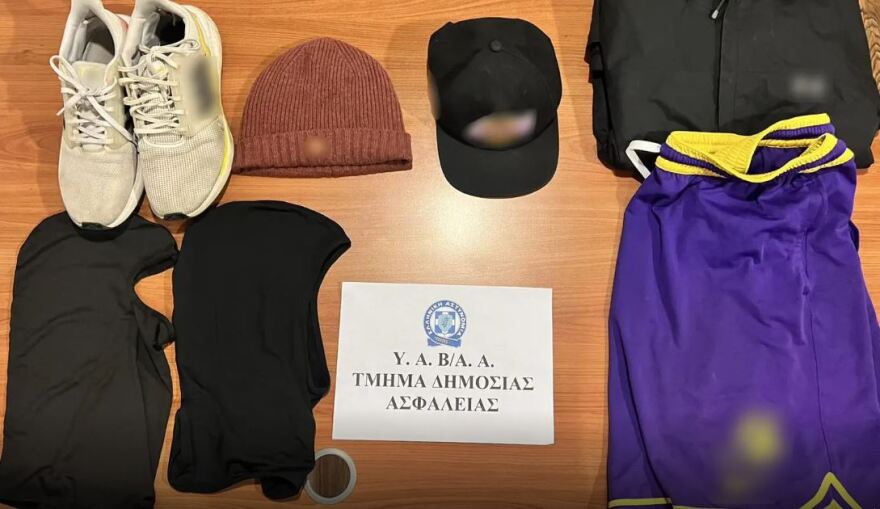 ΕΛΑΣ: Συμμορία λήστευε ταχυδιανομείς στην Αττική με την απειλή μαχαιριού - Δύο συλλήψεις