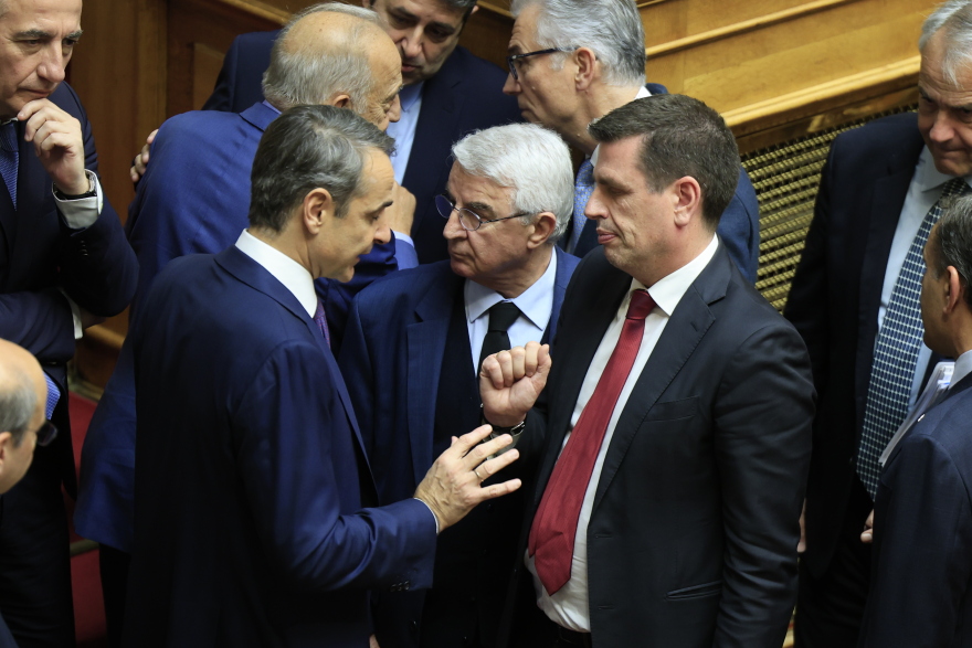 Εκπλήξεις Μητσοτάκη: Αύξηση 20% για τις εφημερίες στο ΕΣΥ - Μέσα στον Ιανουάριο ο νόμος για τα μη κρατικά ΑΕΙ