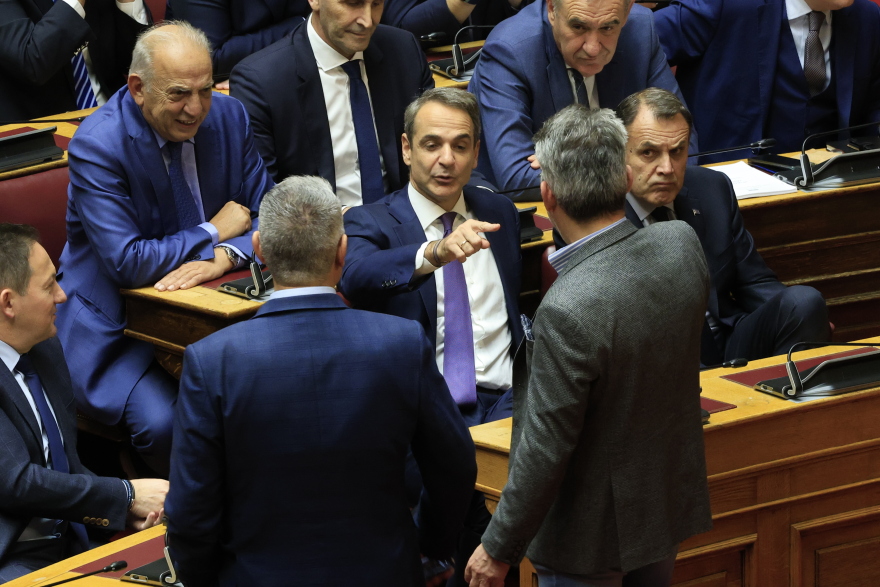 Εκπλήξεις Μητσοτάκη: Αύξηση 20% για τις εφημερίες στο ΕΣΥ - Μέσα στον Ιανουάριο ο νόμος για τα μη κρατικά ΑΕΙ