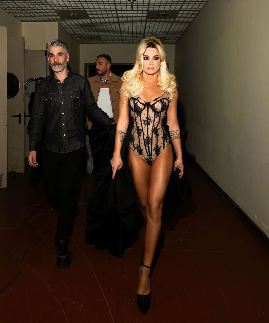 Ζόζεφιν: Οι σέξι φωτογραφίες της στο Instagram - Καλά κρατιέμαι, γράφει