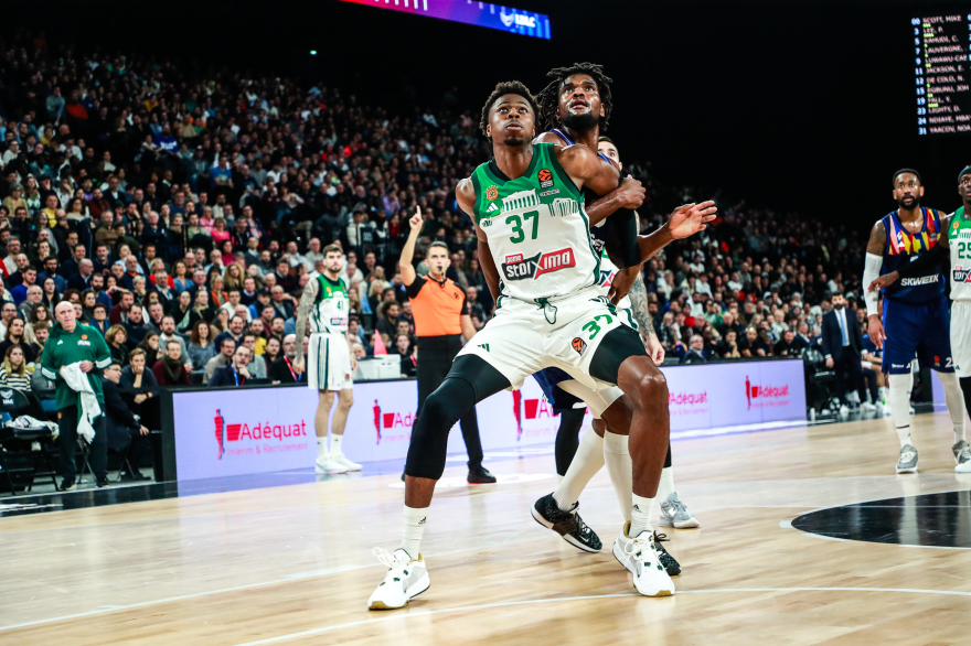 Κώστας Αντετοκούνμπο για τα παιδικά του χρόνια: «Δεν είχαμε ρεύμα, φαγητό και αλλάζαμε συνέχεια σπίτια»