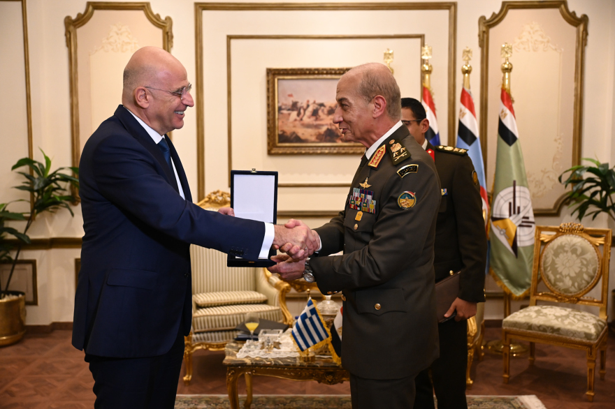 Ο Δένδιας συνάντησε τον Αιγύπτιο πρόεδρο Αλ Σίσι στο Κάιρο