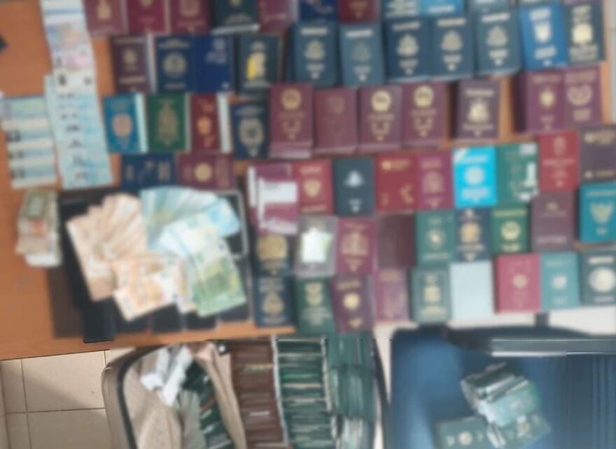 Εξαρθρώθηκε κύκλωμα διακίνησης μεταναστών με πλαστά έγγραφα στην Αχαΐα