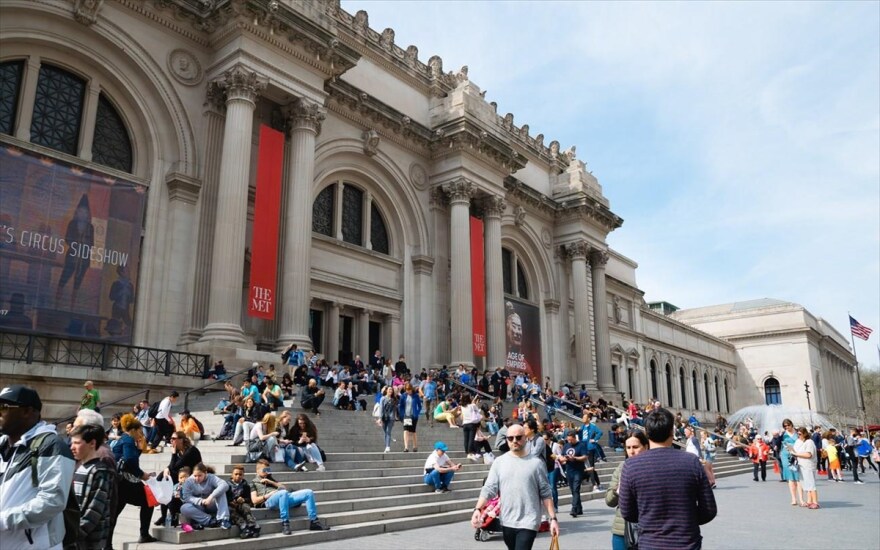 Από το Λούβρο και τη Σαγράδα Φαμίλια μέχρι την Ακρόπολη - Πόσο κοστίζουν τα εισιτήρια στα σημαντικότερα μουσεία και μνημεία