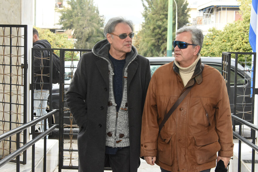 Γιώργος Μιχαλακόπουλος: Πλήθος κόσμου στην κηδεία του - Δείτε φωτογραφίες