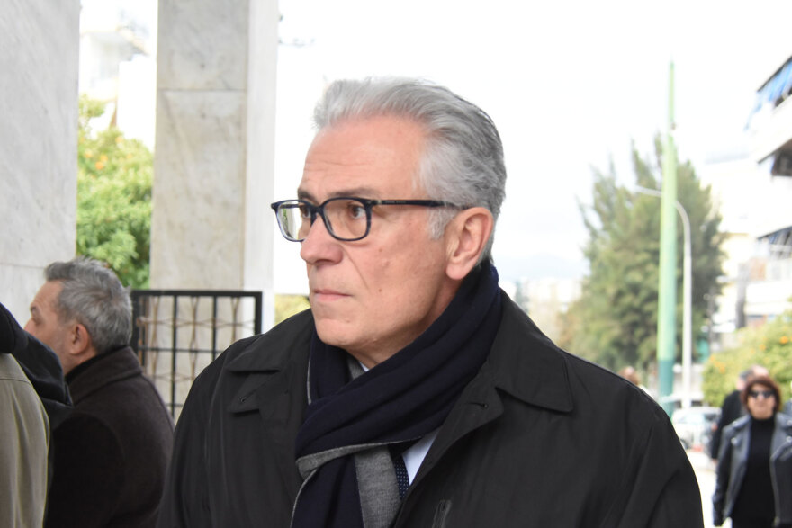 Γιώργος Μιχαλακόπουλος: Πλήθος κόσμου στην κηδεία του - Δείτε φωτογραφίες