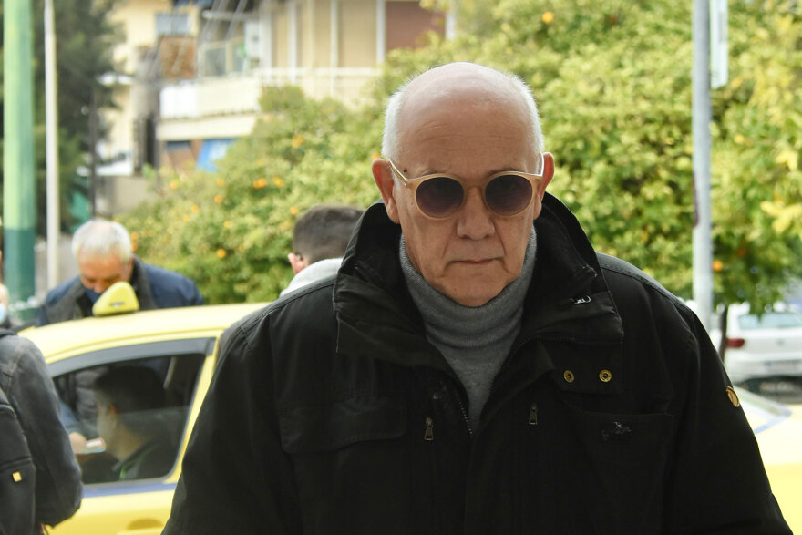 Γιώργος Μιχαλακόπουλος: Πλήθος κόσμου στην κηδεία του - Δείτε φωτογραφίες