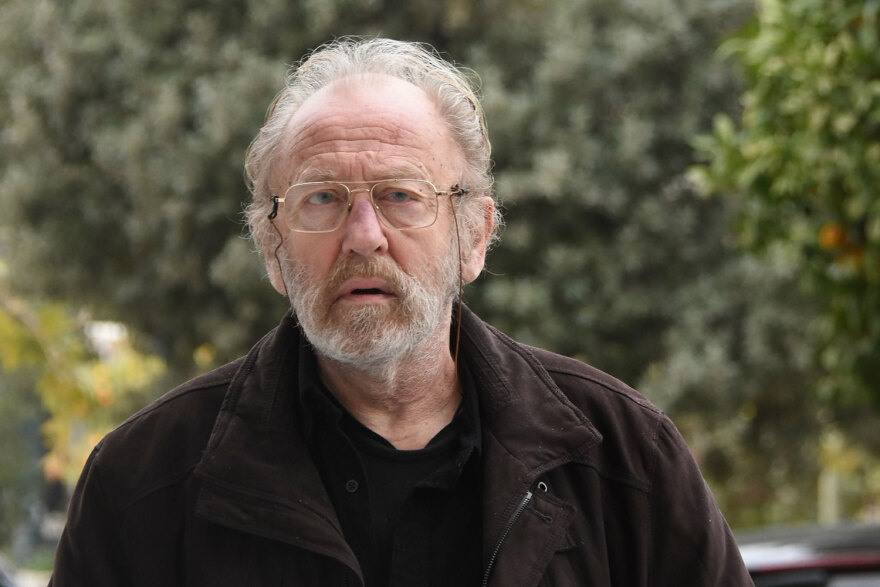 Γιώργος Μιχαλακόπουλος: Πλήθος κόσμου στην κηδεία του - Δείτε φωτογραφίες