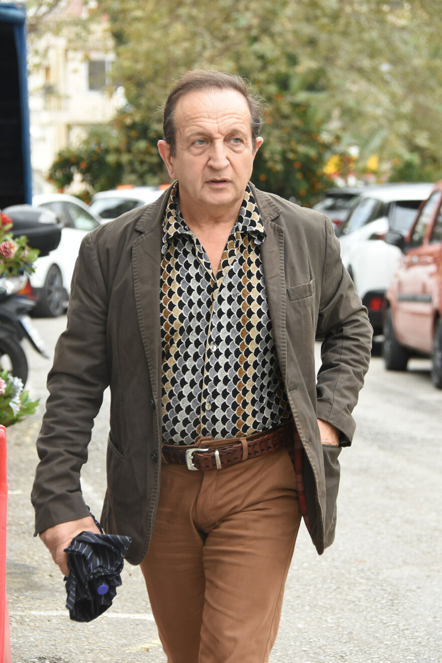 Γιώργος Μιχαλακόπουλος: Πλήθος κόσμου στην κηδεία του - Δείτε φωτογραφίες