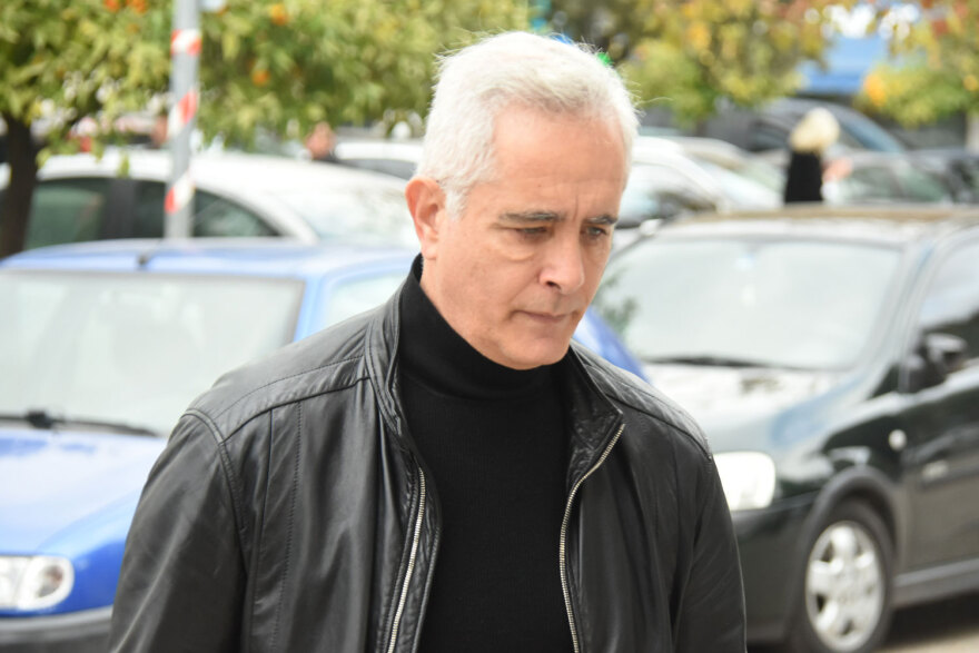 Γιώργος Μιχαλακόπουλος: Πλήθος κόσμου στην κηδεία του - Δείτε φωτογραφίες