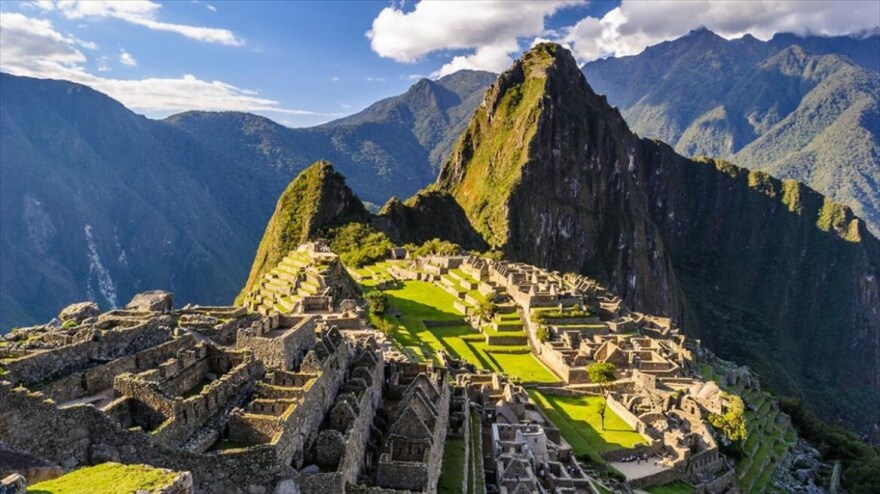 Από το Λούβρο και τη Σαγράδα Φαμίλια μέχρι την Ακρόπολη - Πόσο κοστίζουν τα εισιτήρια στα σημαντικότερα μουσεία και μνημεία