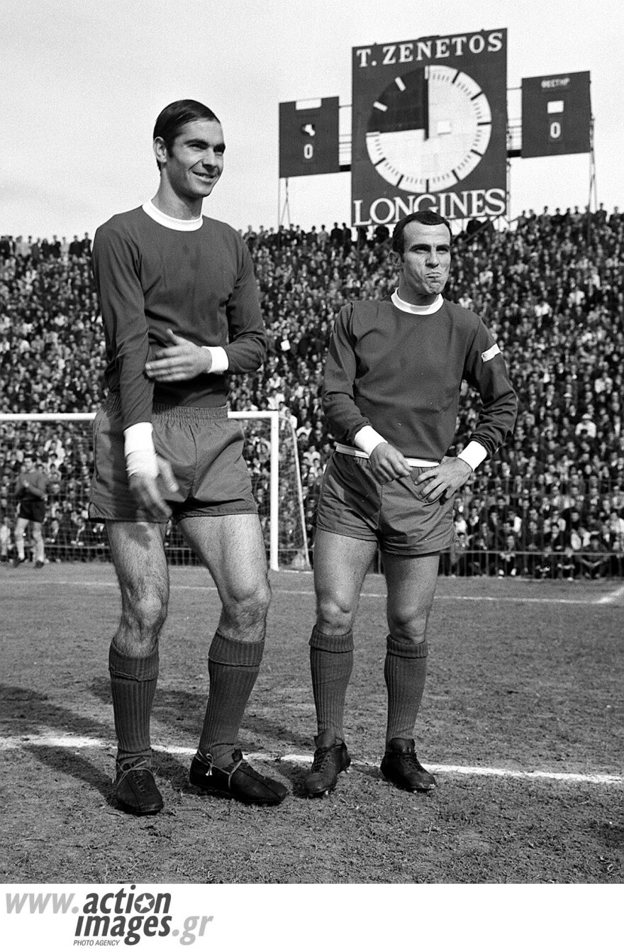   Συγκινητική στιγμή στην βραδιά ΠΣΑΤ - Ο Δομάζος παρέδωσε το βραβείο στον Αντωνιάδη - Βίντεο 