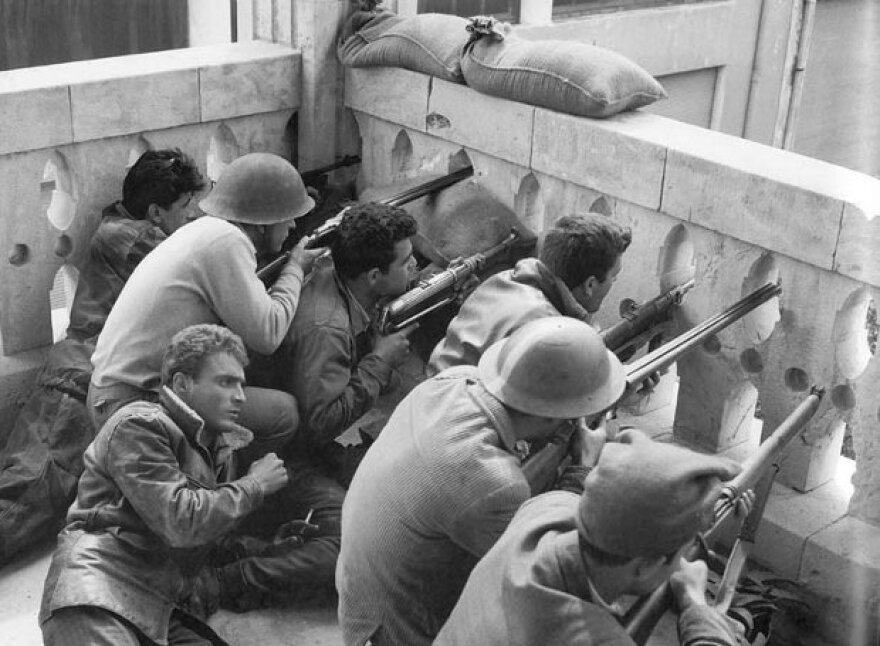 Κύπρος: 60 χρόνια από τον «μαύρο Δεκέμβρη» του '63 - Ο τρομοκράτης, η ιερόδουλη  και η πρώτη διχοτόμηση