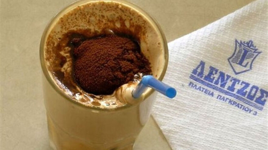 Χρήστος Λέντζος: Ο «βασιλιάς» του φραπέ έπινε εσπρέσο!