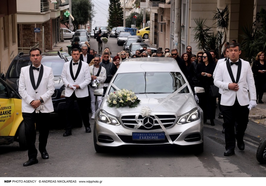  Νίκος Φλωρινιώτης: Θρήνος στο τελευταίο «αντίο» - Δείτε φωτογραφίες