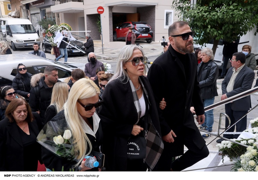  Νίκος Φλωρινιώτης: Θρήνος στο τελευταίο «αντίο» - Δείτε φωτογραφίες