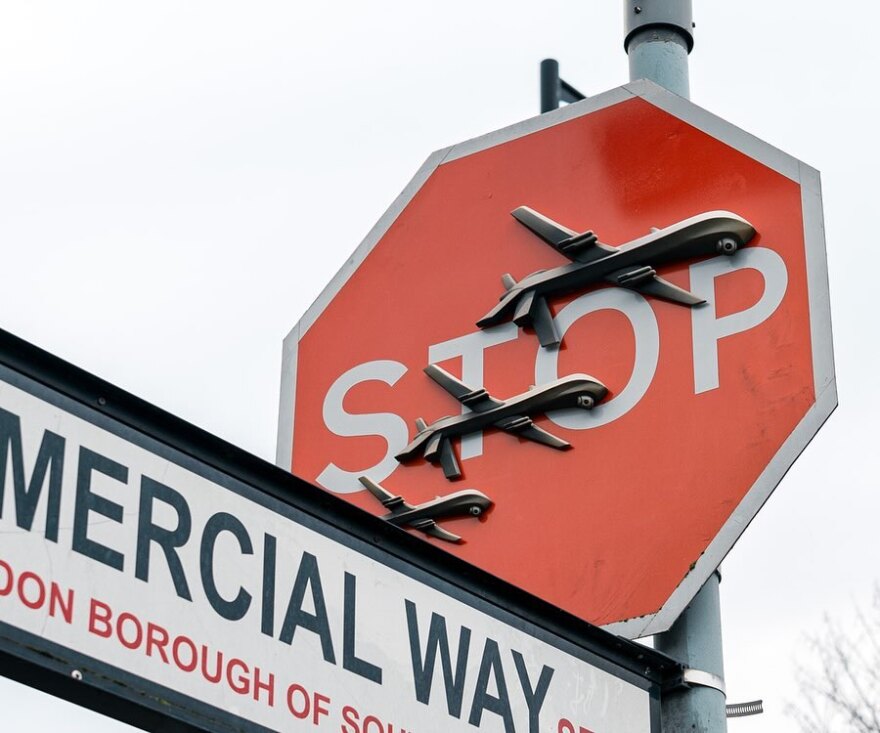 Banksy: Έκλεψαν έργο του καλλιτέχνη σε λιγότερο από μία ώρα μετά τα αποκαλυπτήριά του στο νότιο Λονδίνο - Δείτε βίντεο