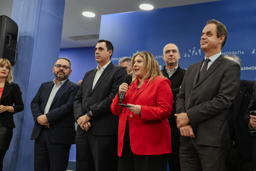 Χριστουγεννιάτικη γιορτή στα γραφεία της ΝΔ και επίσκεψη στελεχών στον Σύλλογο «Η ΦΛΟΓΑ»