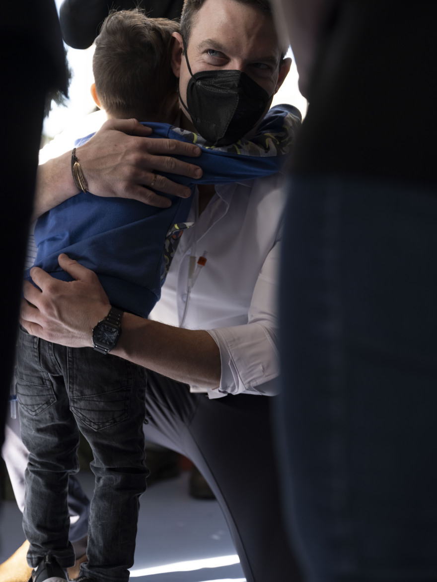 Κασσελάκης από το Παίδων: Ιερή ευθύνη όλων μας να βοηθήσουμε τους πιο αδύναμους συμπολίτες μας