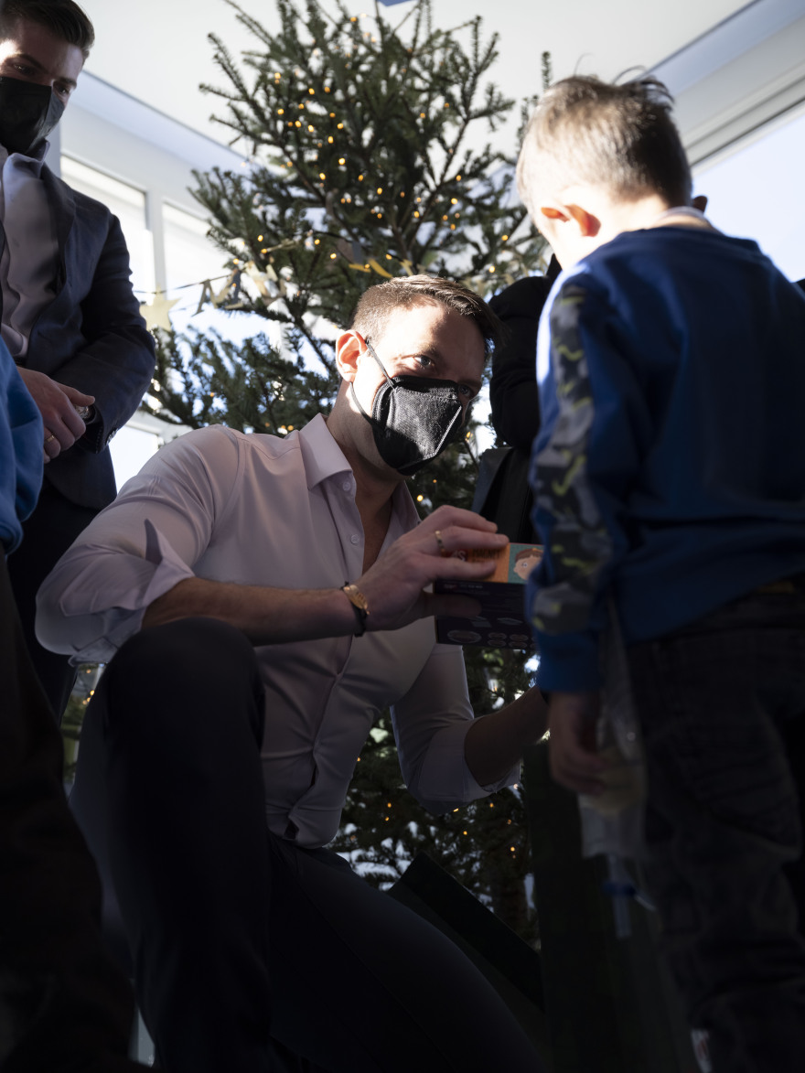 Κασσελάκης από το Παίδων: Ιερή ευθύνη όλων μας να βοηθήσουμε τους πιο αδύναμους συμπολίτες μας