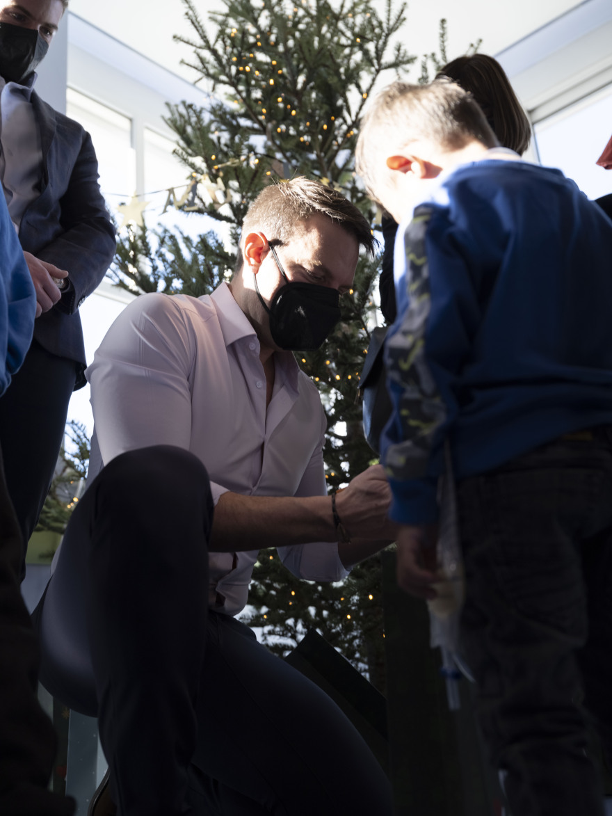 Κασσελάκης από το Παίδων: Ιερή ευθύνη όλων μας να βοηθήσουμε τους πιο αδύναμους συμπολίτες μας