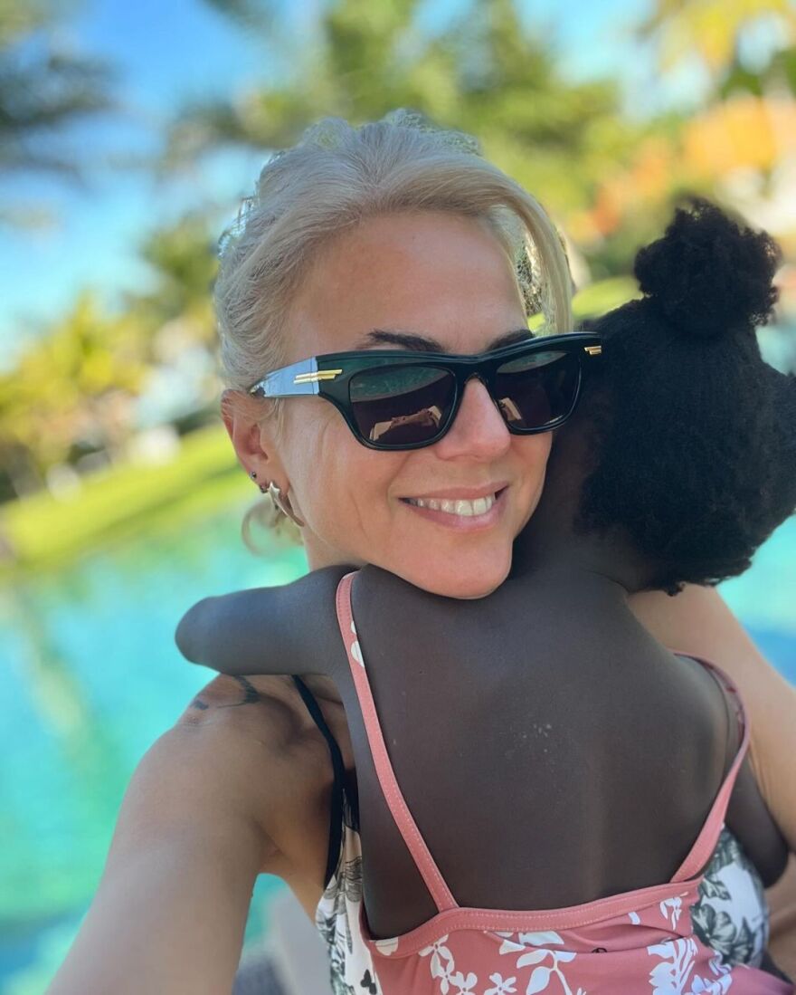 Χριστίνα Κοντοβά: Χριστούγεννα στο Μπαλί με την κόρη της