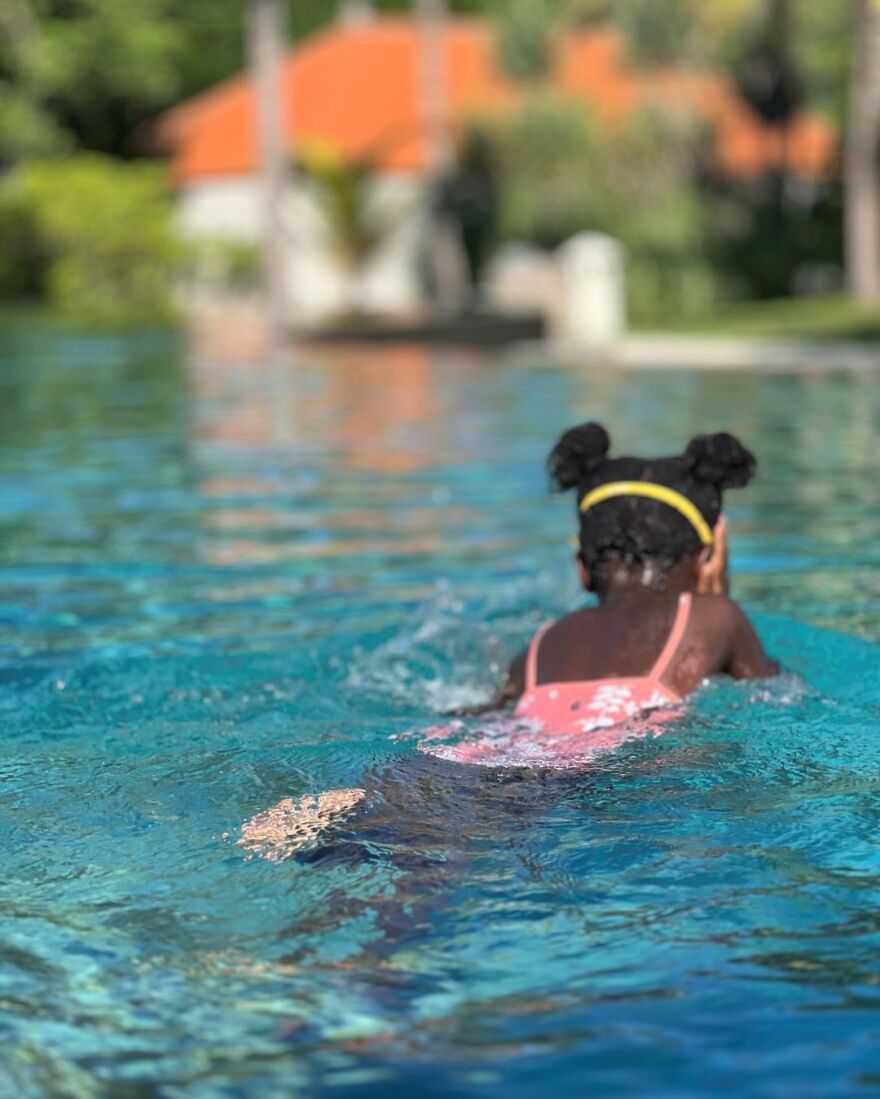 Χριστίνα Κοντοβά: Χριστούγεννα στο Μπαλί με την κόρη της