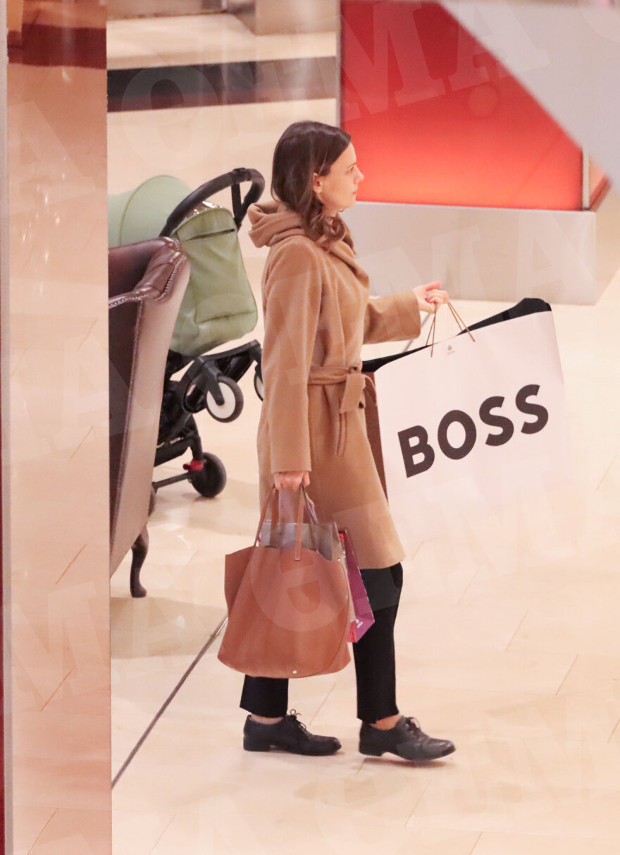 Έφη Αχτσιόγλου: Για ψώνια στο Golden Hall - Δείτε φωτογραφίες