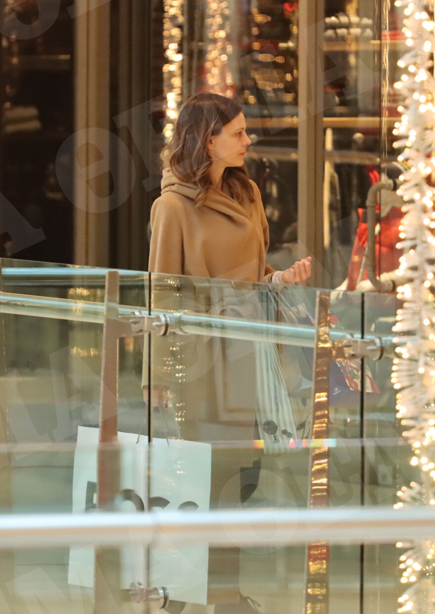 Έφη Αχτσιόγλου: Για ψώνια στο Golden Hall - Δείτε φωτογραφίες