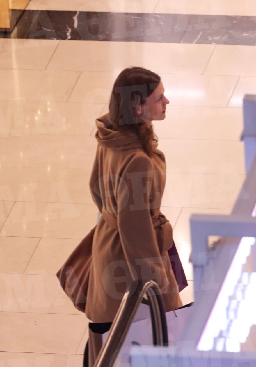 Έφη Αχτσιόγλου: Για ψώνια στο Golden Hall - Δείτε φωτογραφίες