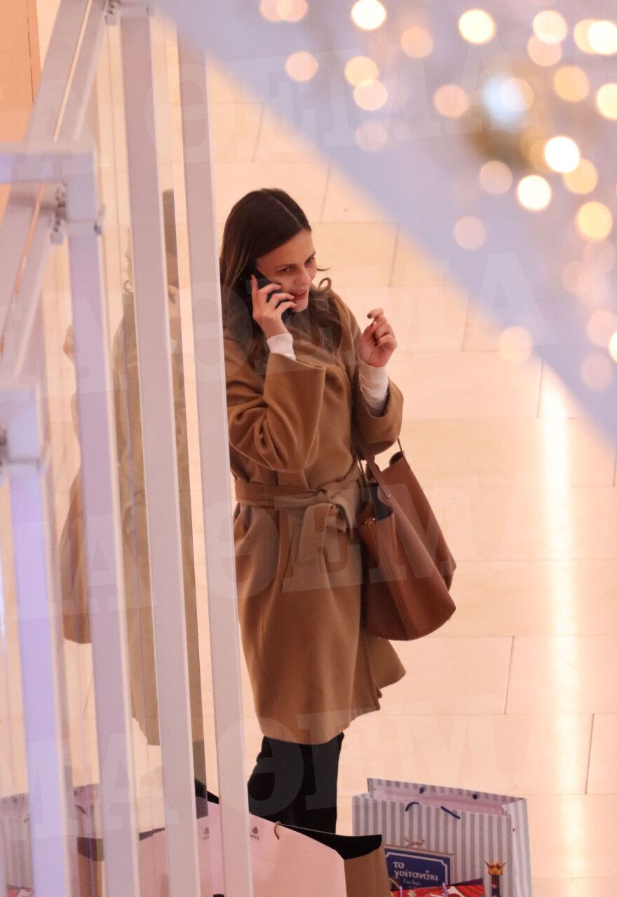 Έφη Αχτσιόγλου: Για ψώνια στο Golden Hall - Δείτε φωτογραφίες