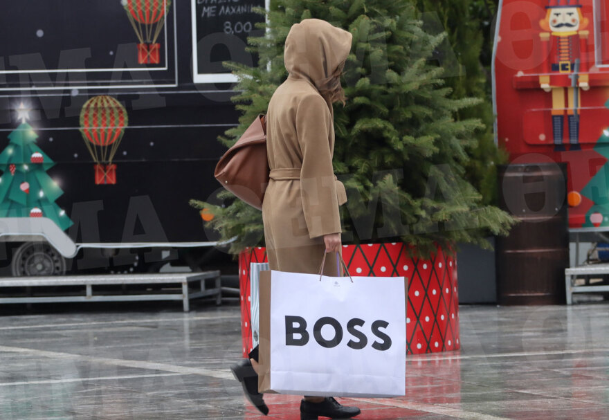 Έφη Αχτσιόγλου: Για ψώνια στο Golden Hall - Δείτε φωτογραφίες