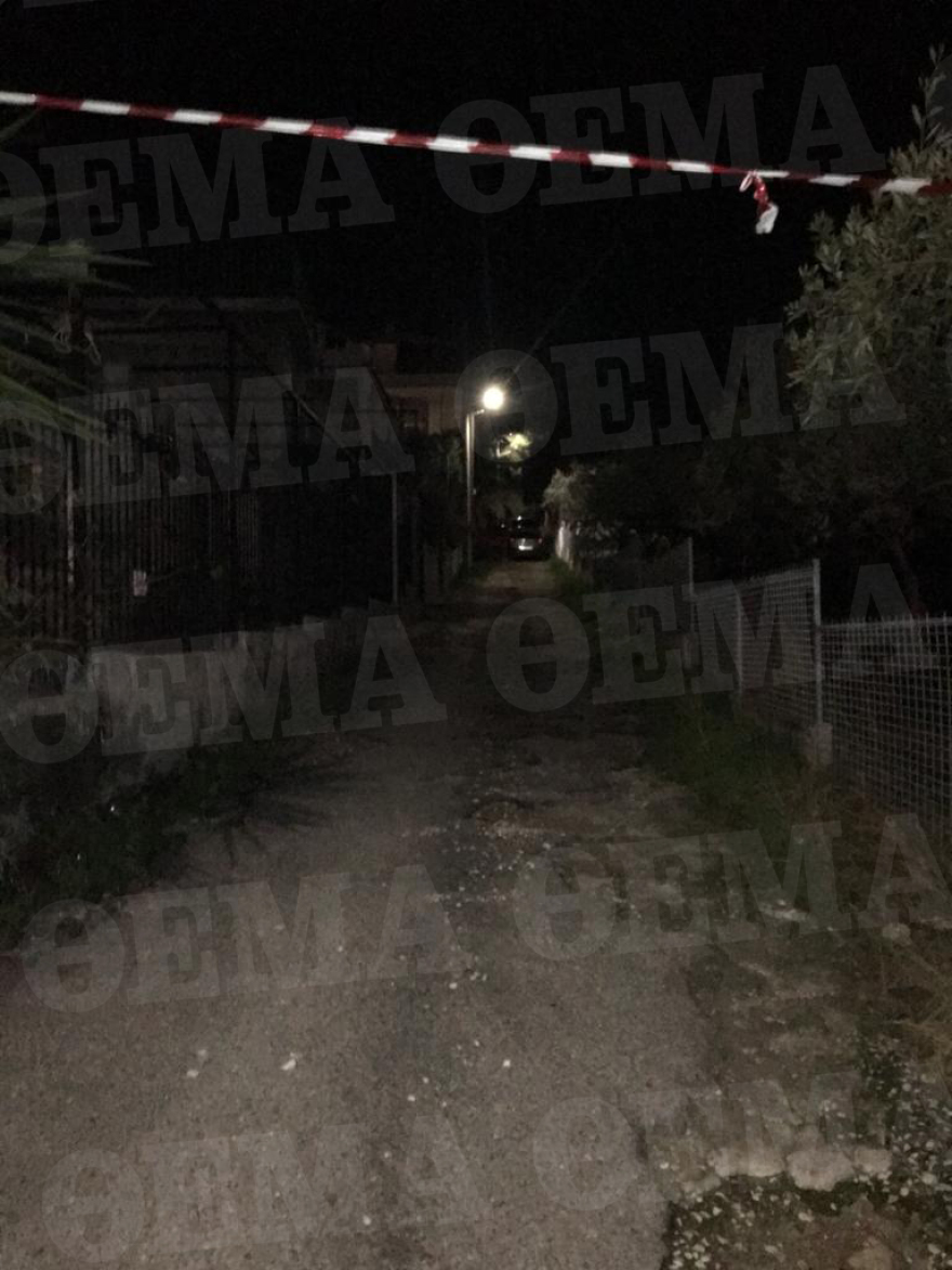 Άγριο έγκλημα στα Καλύβια: 16χρονος μαχαίρωσε μέχρι θανάτου τον πατέρα του - Πήρε τη μητέρα του και της το είπε