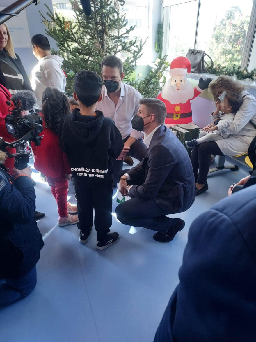 Κασσελάκης από το Παίδων: Ιερή ευθύνη όλων μας να βοηθήσουμε τους πιο αδύναμους συμπολίτες μας