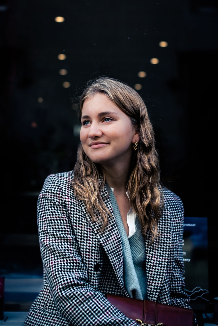 «Νέο αίμα» βγάζουν μπροστά οι βασιλικές οικογένειες της Ευρώπης για να ανανεώσουν τον θεσμό