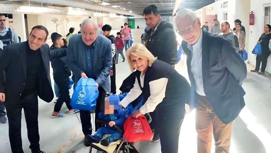 Χριστούγεννα στη Θήβα με τα «παιδιά του πολέμου» για τη Σοφία Βούλτεψη