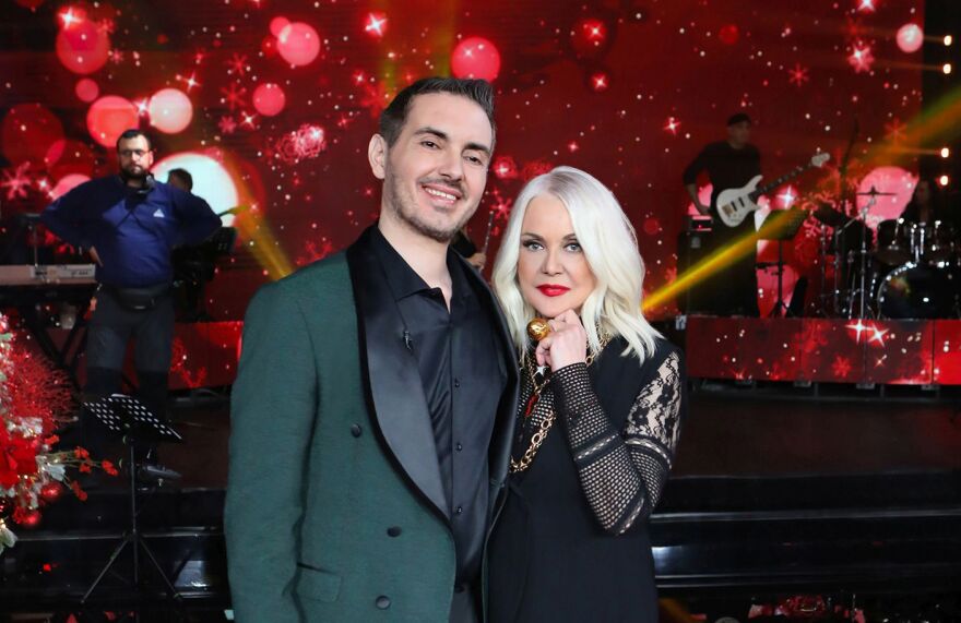 Σπίτι με το MEGA: «Φωτιά με φωτιά» τραγουδάει ο Πάνος Κιάμος