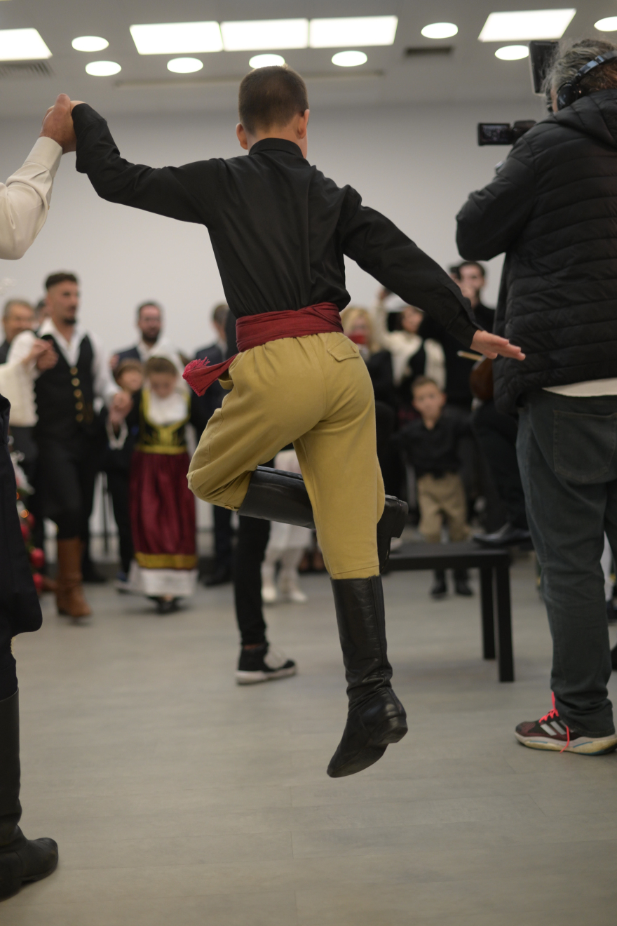 ΠΑΣΟΚ: Κάλαντα από την Κρήτη και την Αρκαδία είπαν στον Ανδρουλάκη - Δείτε φωτογραφίες