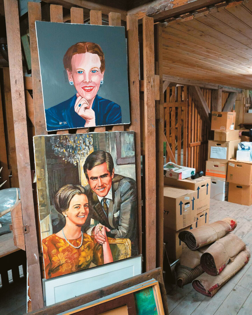 Οι βασιλικές καρτ ποστάλ έχουν...  ιστορίες