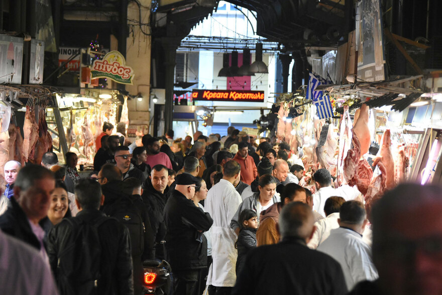 Αθήνα: Πλήθος κόσμου στο κέντρο για τα τελευταία ψώνια πριν τα Χριστούγεννα - Δείτε εικόνες