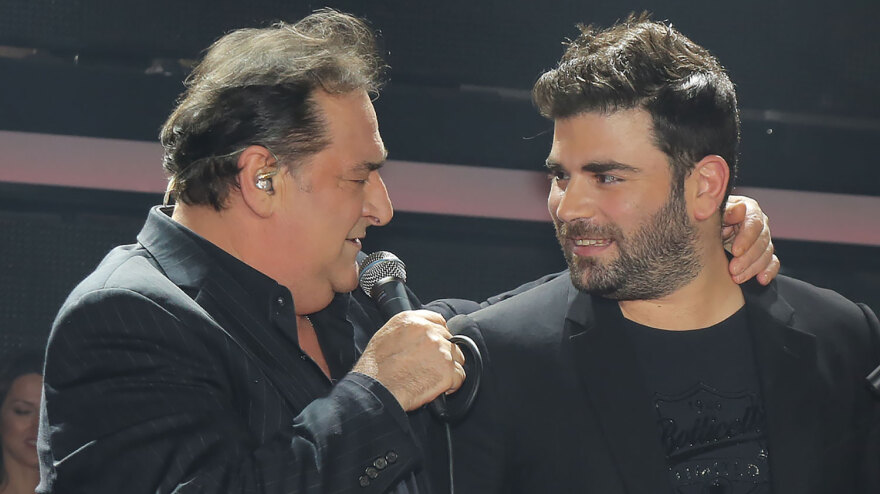 Η άλλη πλευρά ενός μεγάλου λαϊκού ερμηνευτή: Ο Βασίλης Καρράς είχε γράψει στίχους και μουσική για 150 τραγούδια