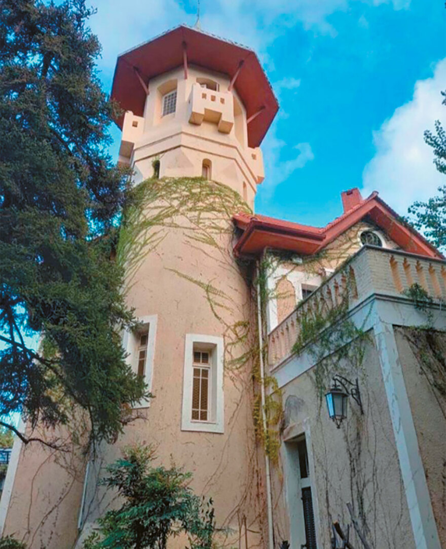 Πλειστηριασμοί το 2024: Ποιοι εφοπλιστές, επιχειρηματίες και ξενοδόχοι χάνουν τα ακίνητά τους