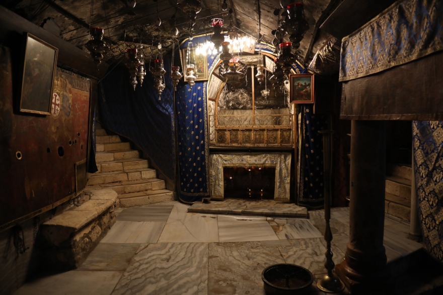 Χριστούγεννα: Η Βηθλεέμ πενθεί, η Ουκρανία γιορτάζει με τη Δύση