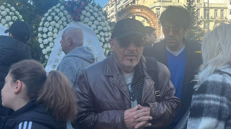 Βασίλης Καρράς: Η Θεσσαλονίκη τον αποχαιρέτησε - Η εξόδιος ακολουθία μέσα από βίντεο και φωτογραφίες