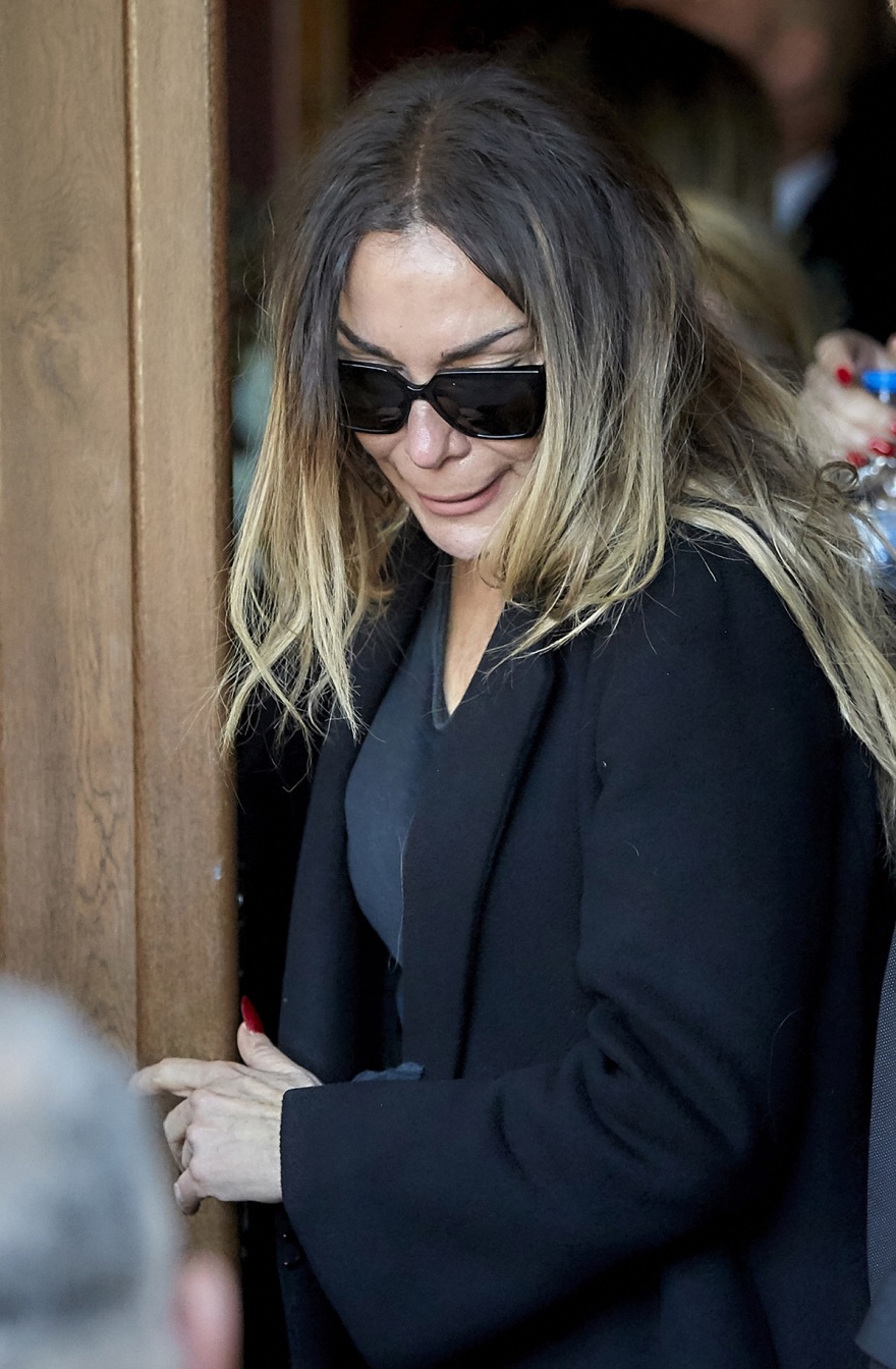 Βασίλης Καρράς: Πλούταρχος, Βανδή, Οικονομόπουλος και Ρέμος στην ταφή του μεγάλου τραγουδιστή - Οι επώνυμοι που έδωσαν το «παρών» στην Καβάλα